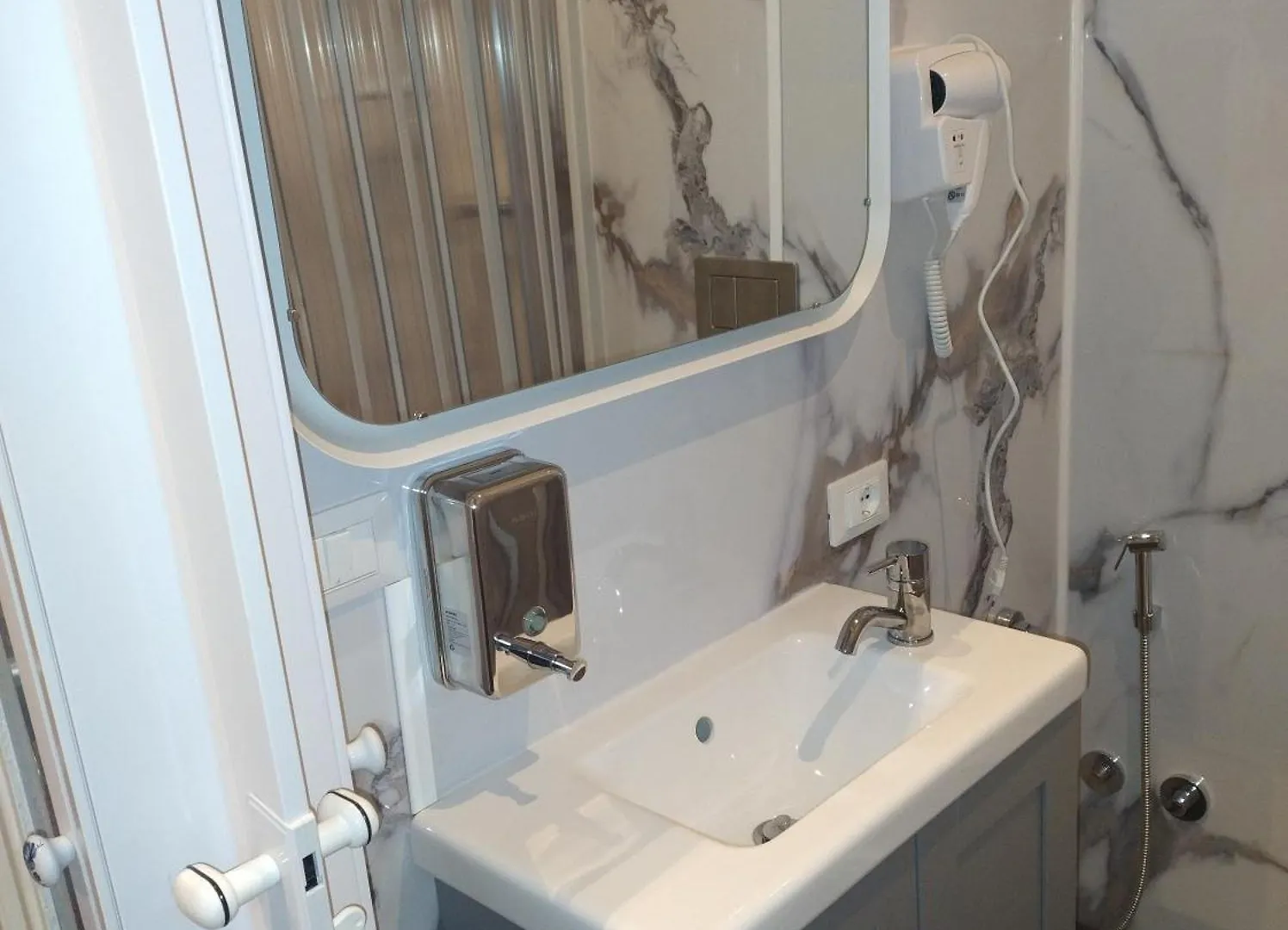 Affittacamere Via Bini Prato  Guest house